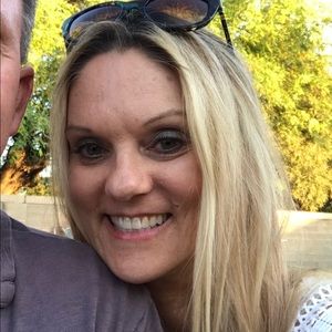 Meet your Posher, Debbe